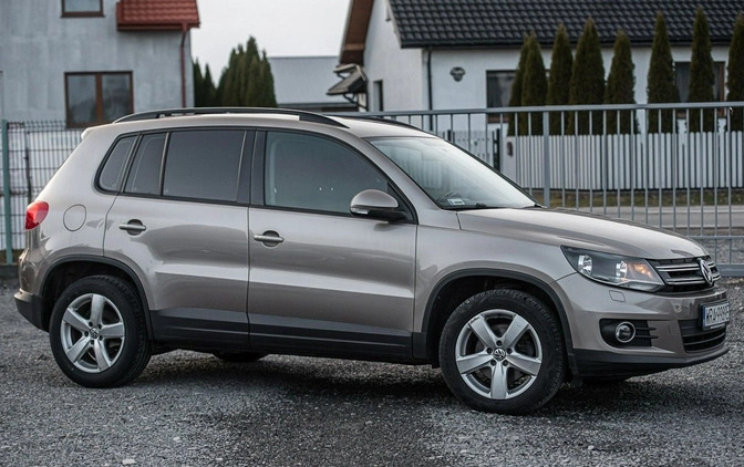Volkswagen Tiguan cena 53700 przebieg: 299000, rok produkcji 2014 z Wojkowice małe 497